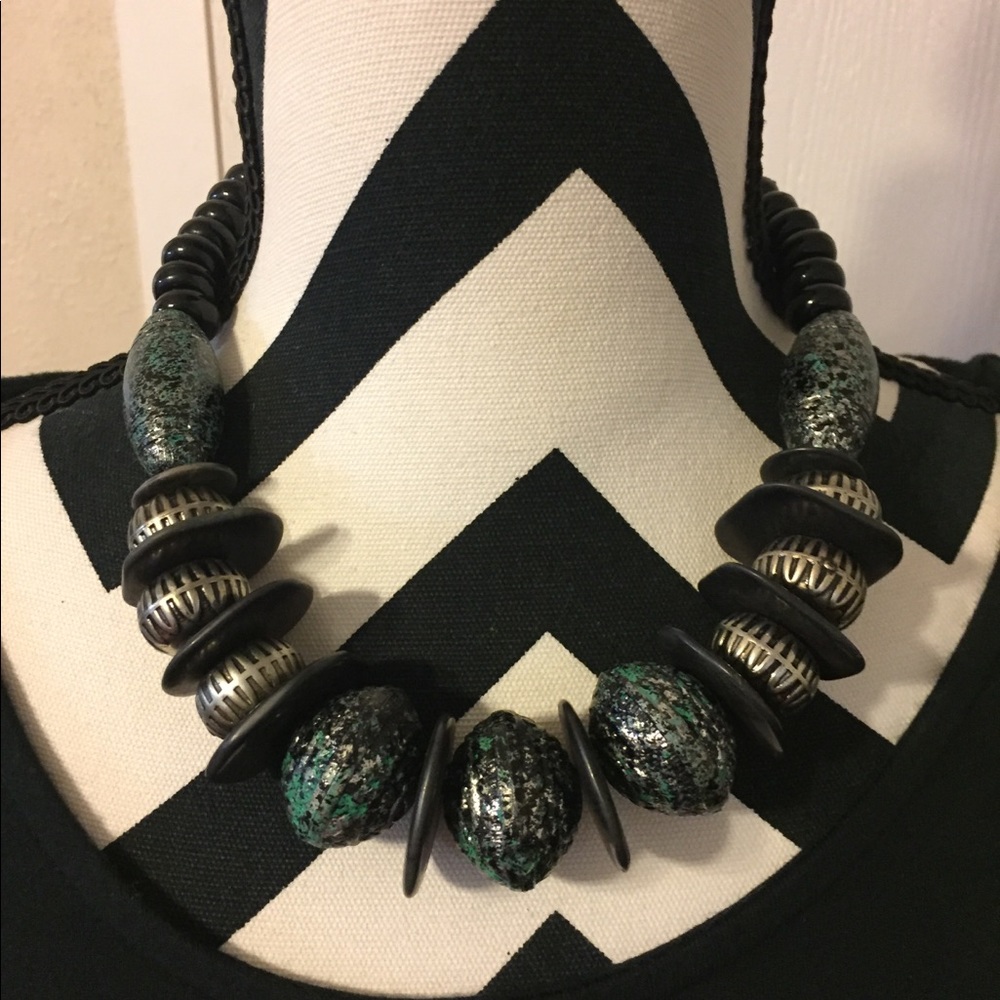 TURQUOISE AND BLACK BEADED CHOKER